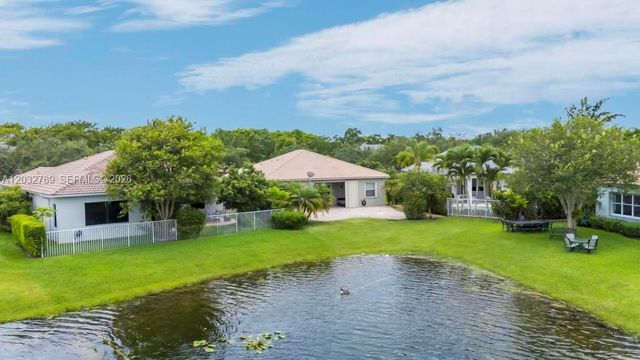 19301 Seneca Avenue, Weston, FL 33332