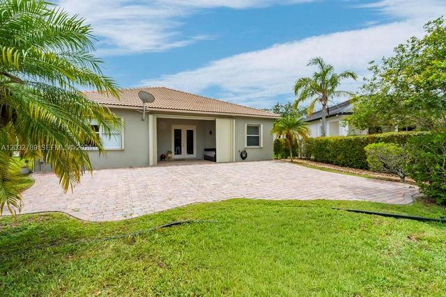 19301 Seneca Avenue, Weston, FL 33332