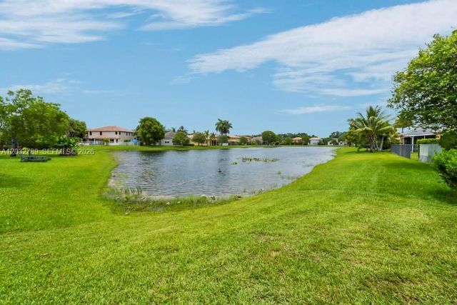 19301 Seneca Avenue, Weston, FL 33332