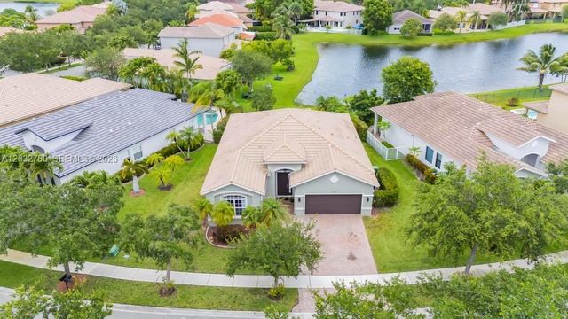 19301 Seneca Avenue, Weston, FL 33332