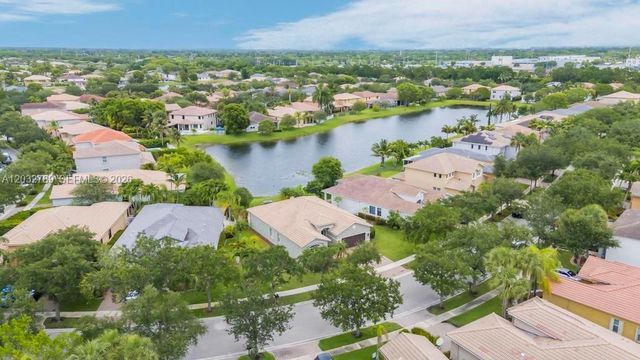 19301 Seneca Avenue, Weston, FL 33332