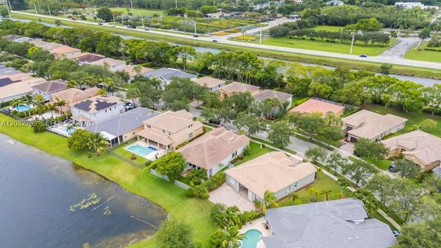 19301 Seneca Avenue, Weston, FL 33332