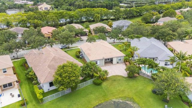 19301 Seneca Avenue, Weston, FL 33332