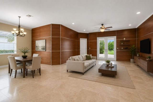 19301 Seneca Avenue, Weston, FL 33332
