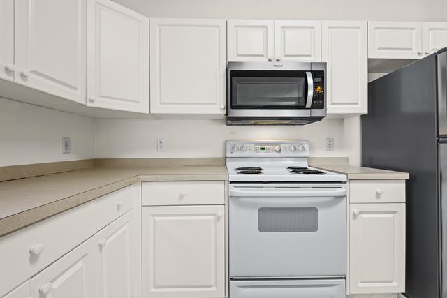 9523 Parker Place Drive, Navarre, FL 32566