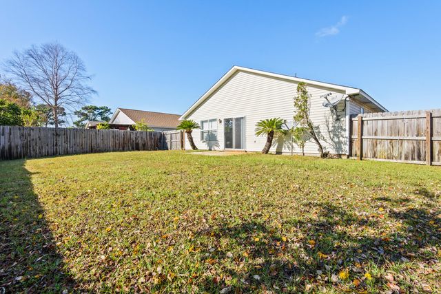 9523 Parker Place Drive, Navarre, FL 32566