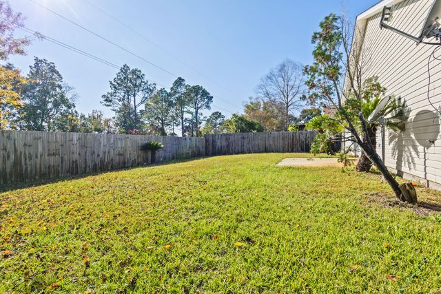 9523 Parker Place Drive, Navarre, FL 32566