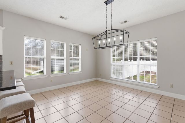 915 CLIFFTVIEW RD, Bolivar, TN 38008