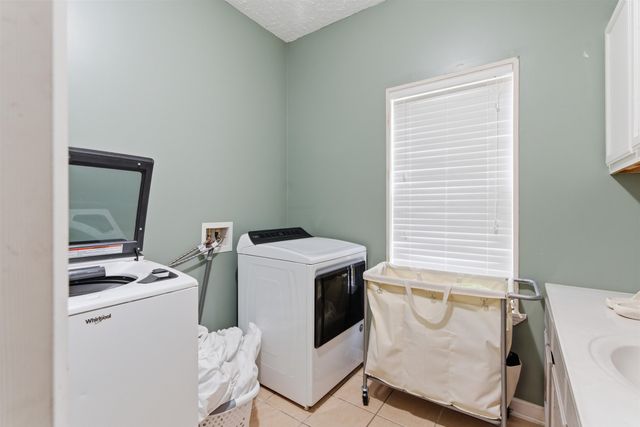 915 CLIFFTVIEW RD, Bolivar, TN 38008