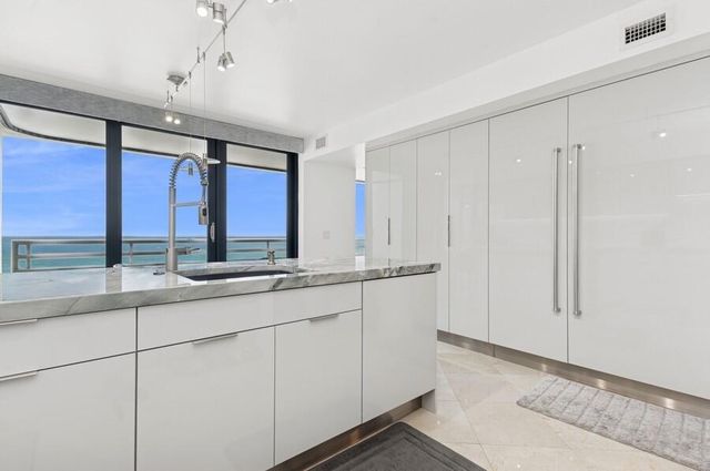 1400 S Ocean Boulevard 1004, Boca Raton, FL 33432