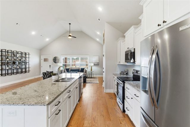 1266 Cassia Street, Tontitown, AR 72762