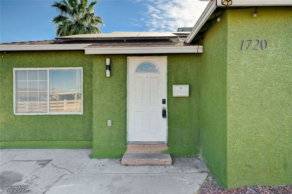 1720 East Carson Avenue, Las Vegas, NV 89101 — photo 5