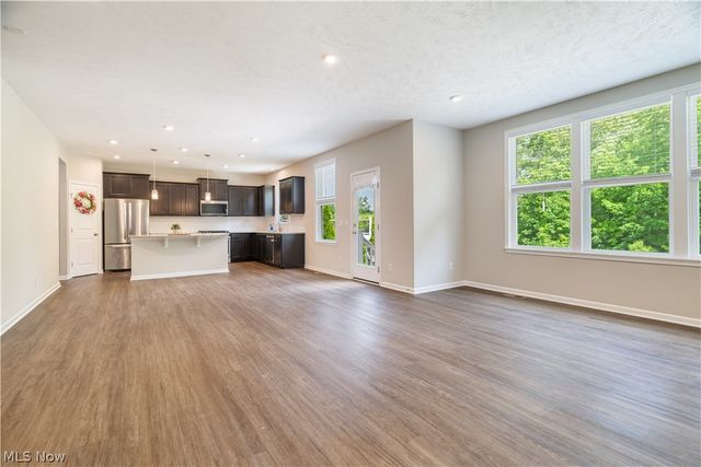 1720 Cobham Lane, Wadsworth, OH 44281