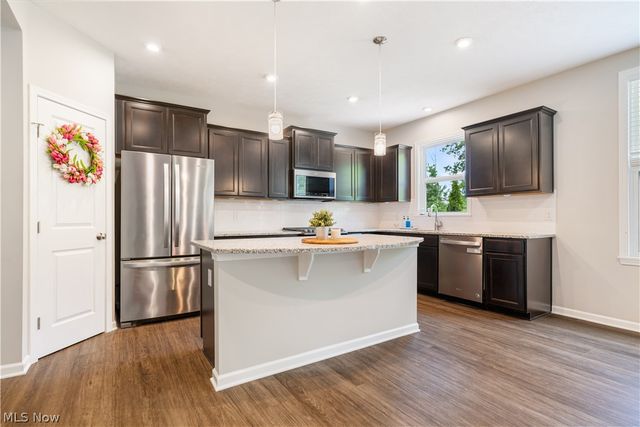 1720 Cobham Lane, Wadsworth, OH 44281