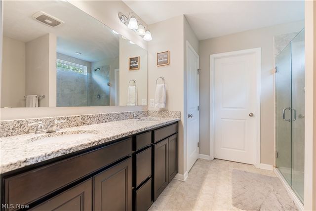 1720 Cobham Lane, Wadsworth, OH 44281