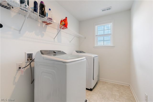1720 Cobham Lane, Wadsworth, OH 44281