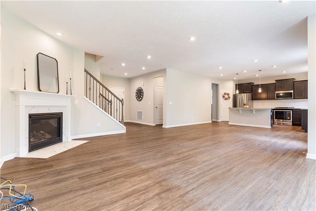 1720 Cobham Lane, Wadsworth, OH 44281