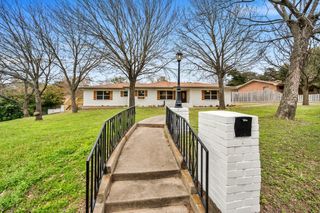 433 Sharron Drive, Woodway, TX 76712