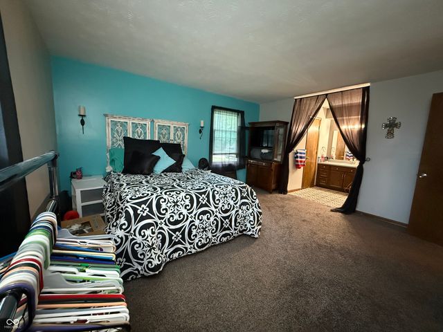 7660 S Oak Drive, Indianapolis, IN 46227