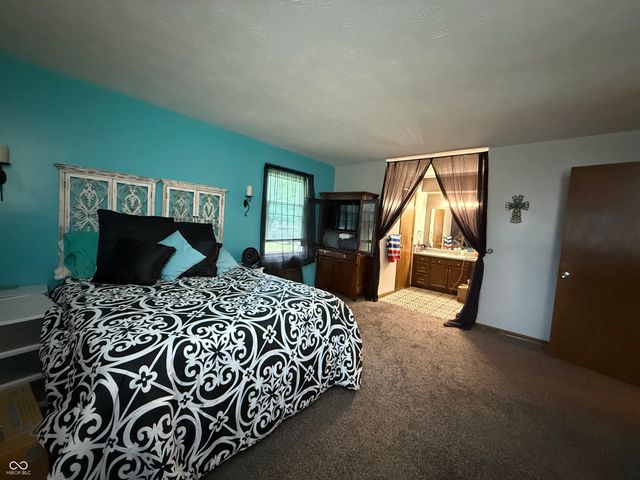 7660 S Oak Drive, Indianapolis, IN 46227