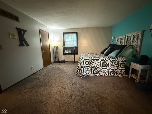 7660 S Oak Drive, Indianapolis, IN 46227