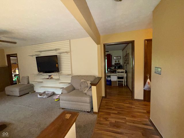 7660 S Oak Drive, Indianapolis, IN 46227