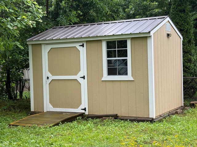 7660 S Oak Drive, Indianapolis, IN 46227