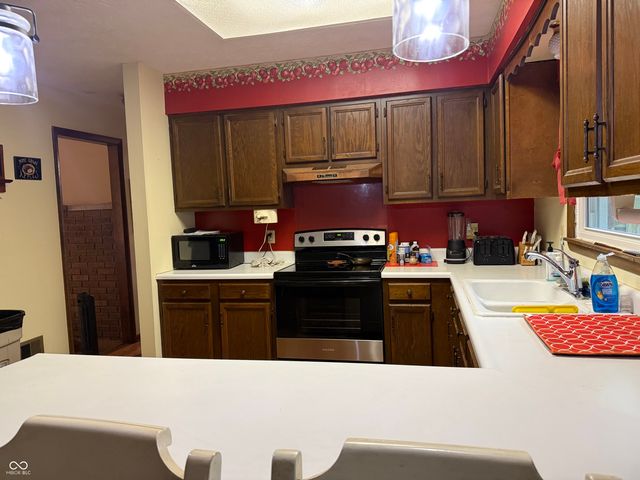 7660 S Oak Drive, Indianapolis, IN 46227