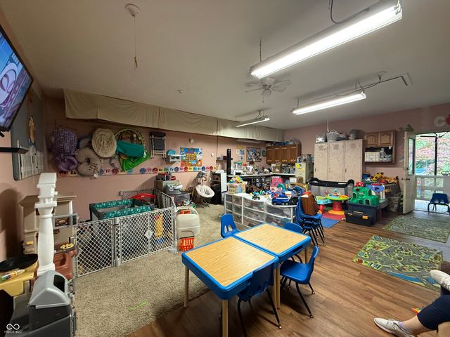 7660 S Oak Drive, Indianapolis, IN 46227