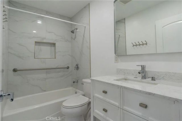 805 N Euclid Street, Santa Ana, CA 92703