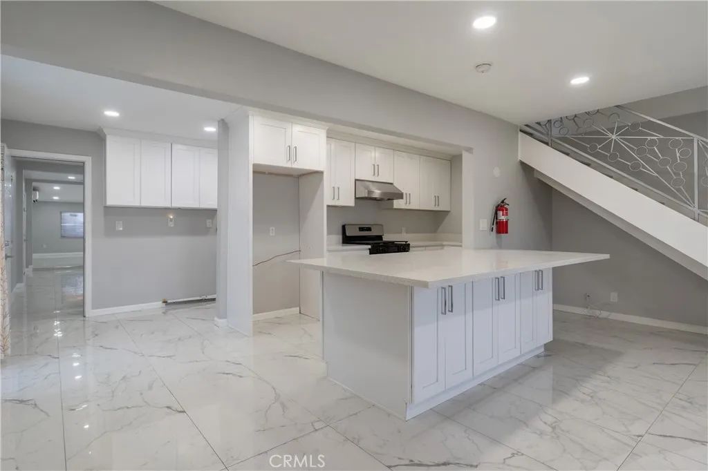 805 N Euclid Street, Santa Ana, CA 92703