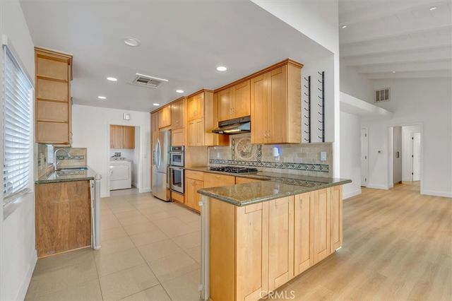 11528 Balboa, Granada Hills, CA 91344