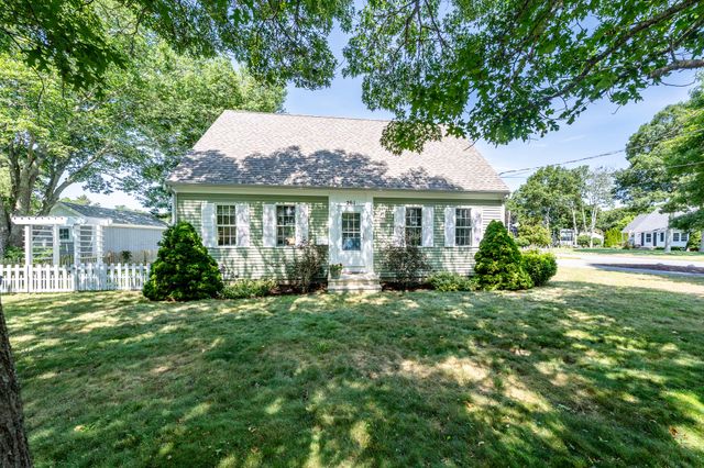 261 Seacoast Shores Boulevard, East Falmouth, MA 02536