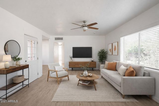 1721 W EARLL Drive, Phoenix, AZ 85015