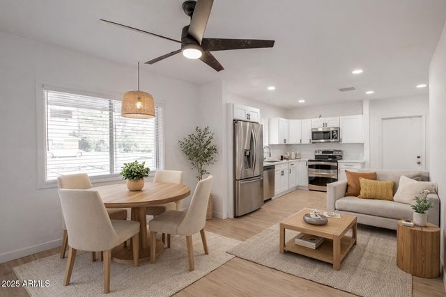 1721 W EARLL Drive, Phoenix, AZ 85015