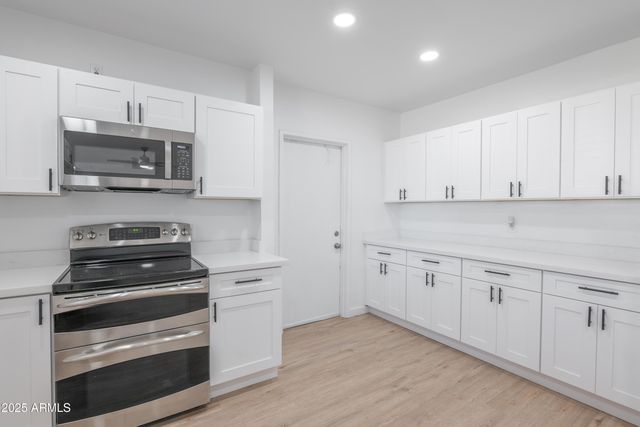 1721 W EARLL Drive, Phoenix, AZ 85015