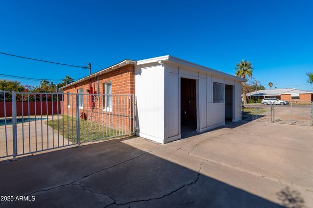 1721 W EARLL Drive, Phoenix, AZ 85015