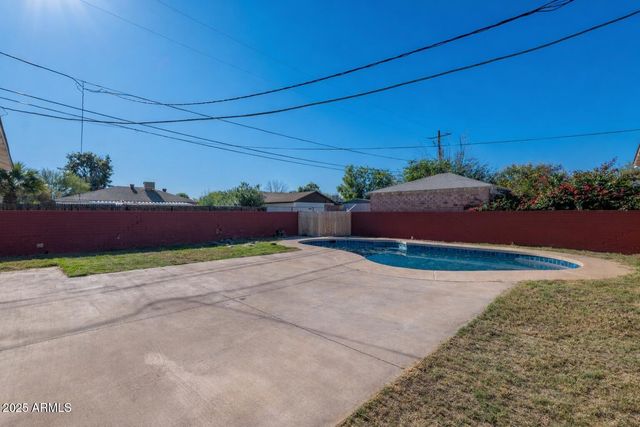 1721 W EARLL Drive, Phoenix, AZ 85015