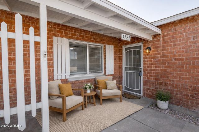 1721 W EARLL Drive, Phoenix, AZ 85015