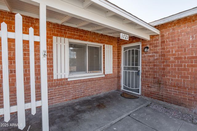 1721 W EARLL Drive, Phoenix, AZ 85015