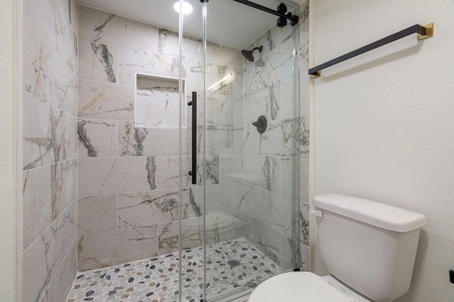 2817 Winbern Street, Houston, TX 77004