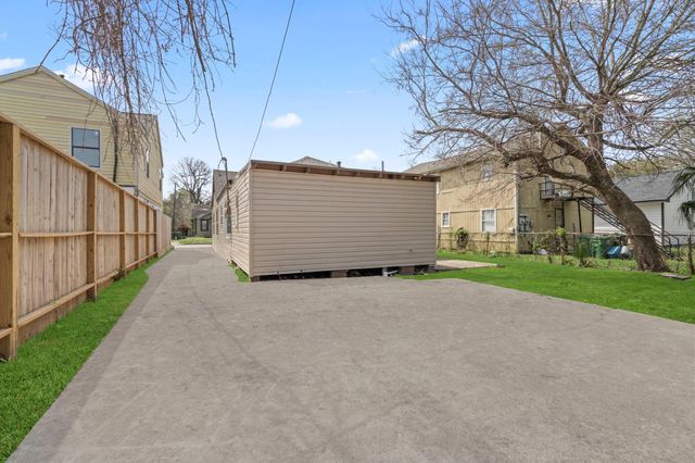 2817 Winbern Street, Houston, TX 77004