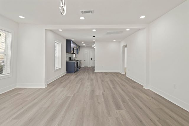 2817 Winbern Street, Houston, TX 77004