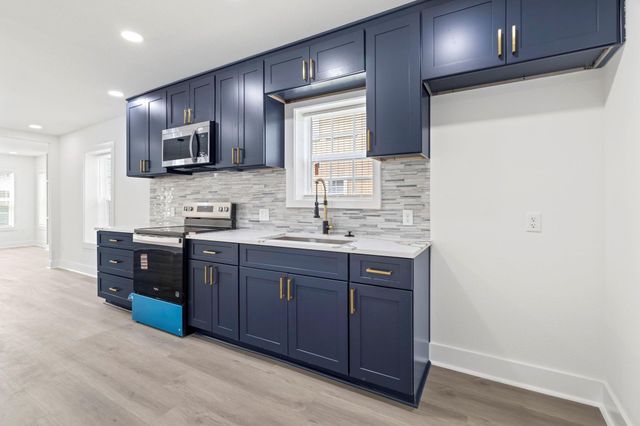 2817 Winbern Street, Houston, TX 77004