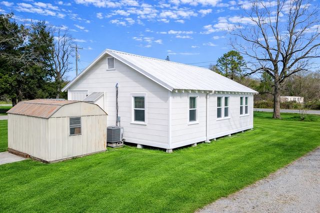 5543 Bayou Black Dr, Gibson, LA 70356