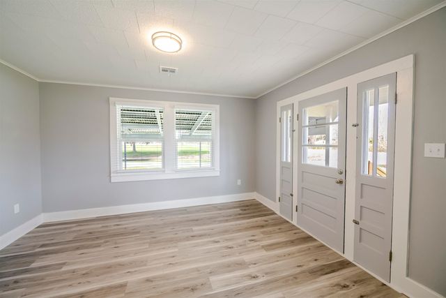 5543 Bayou Black Dr, Gibson, LA 70356