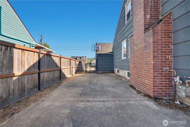 3120 S 17th Street, Tacoma, WA 98405
