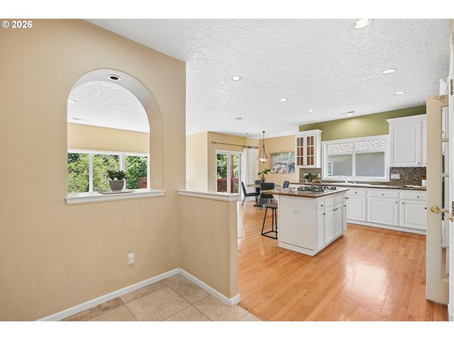 1231 Nw MAYFIELD Rd, Portland, OR 97229