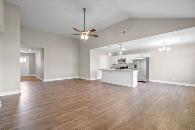 5 Echo Ridge, Oak Grove, KY 42262