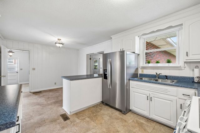 229 Grandview Dr, Old Hickory, TN 37138
